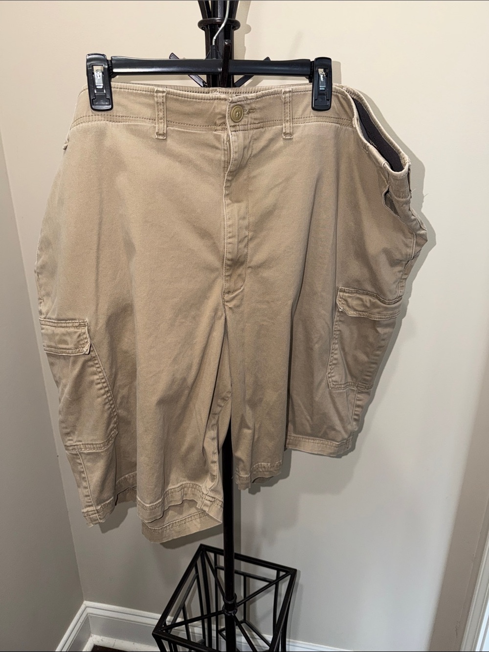 Men's Lee Cargo Shorts in Tan - Utility Pocket Design